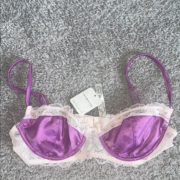 Purple Lace Underwire Bra - Picture 1 of 8